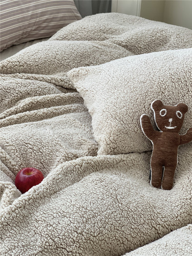 Encrypted and thickened ins atmosphere alpaca four-piece set autumn and winter thickened warm milk velvet simple solid color bedding