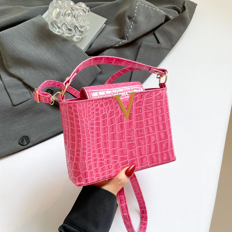 Crocodile Pattern Shoulder Bag For Women Large Trendy Handbag_voghion.com