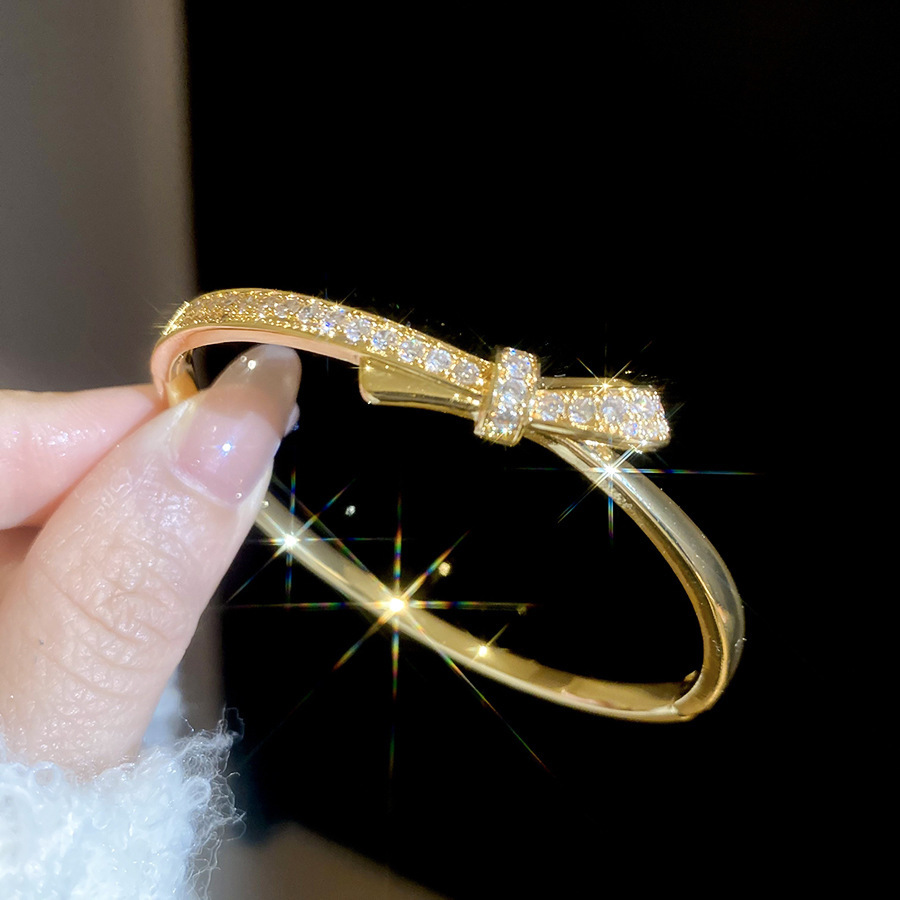 Pulsera 40 - lazo de zircon (chapado en oro real)