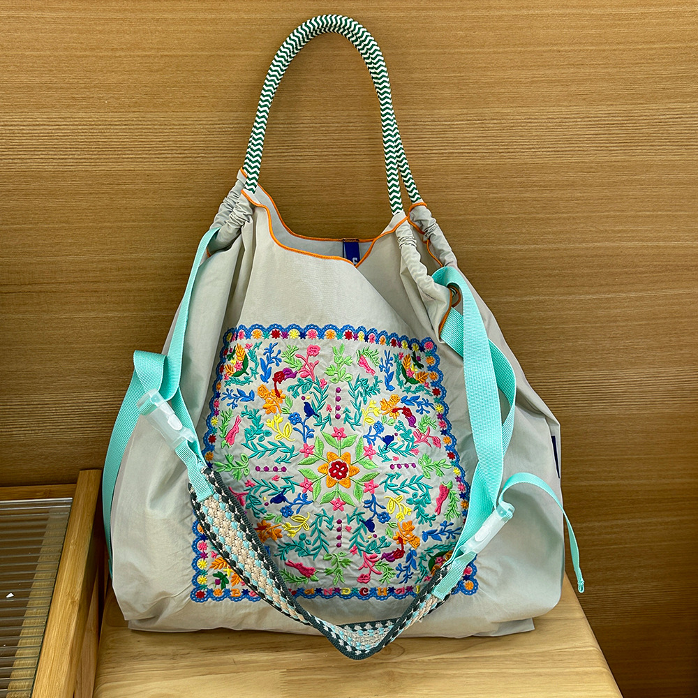 라이트 그레이·꽃무늬