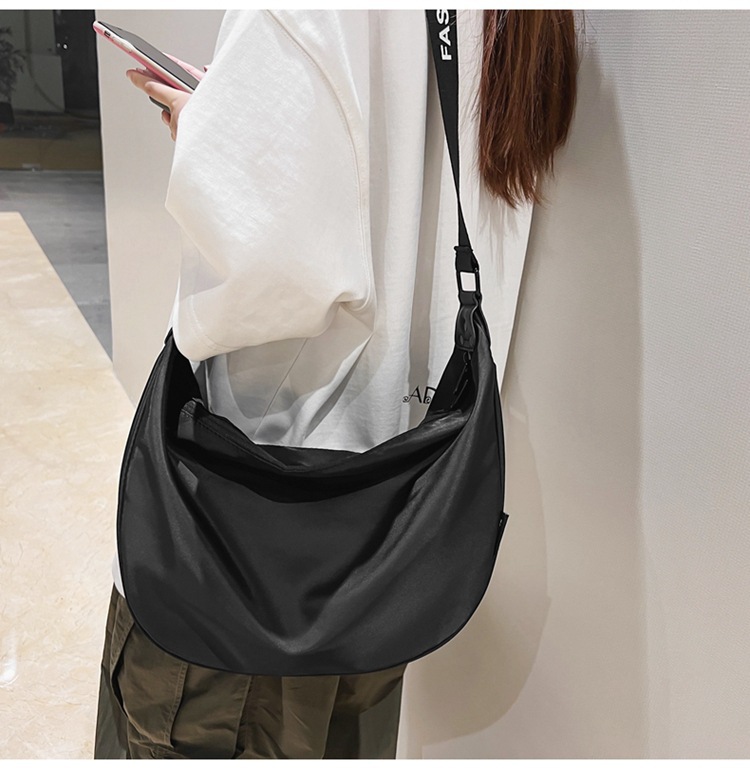 ins Simple nylon fabric crossbody bag for women 2023 new Korean style fashionable single-shoulder dumpling bag for students, trendy single-shoulder bag undefined