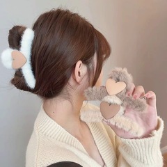 Winter and Autumn Plush Hair Clip, Korean Elegant Style, Large Shark Clip, Women's Hair Holder for the Back of the Head, 2023 New Head Accessory