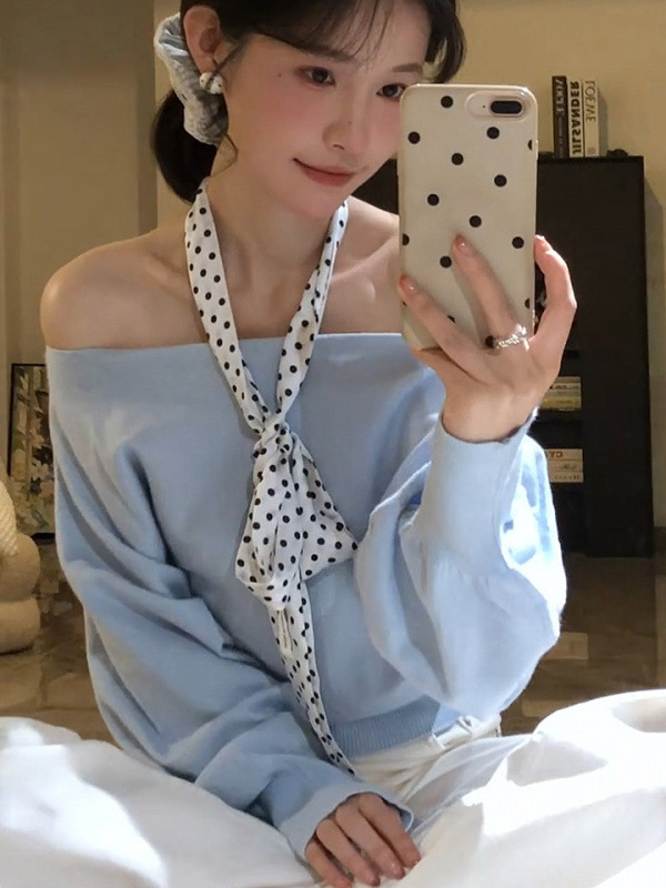 法式浅蓝色一字肩针织衫女秋冬新款设计感外搭长袖上衣薄款毛衣|undefined