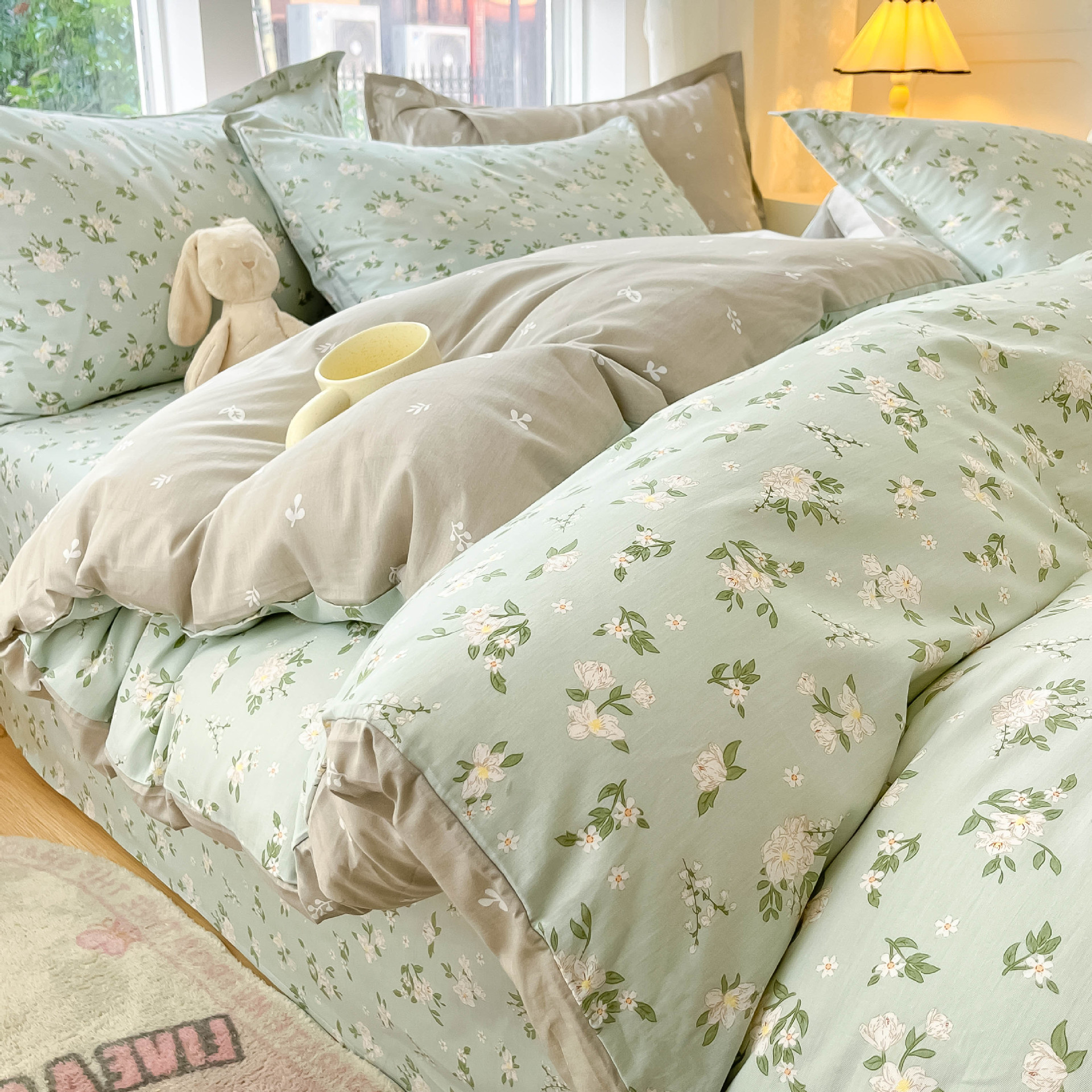 Juego de cuatro piezas de algodón puro, ropa de cama de algodón 100% estilo nuevo 2026, funda nórdica floral fresca, sábana, juego de tres piezas para dormitorio, sábana ajustable.