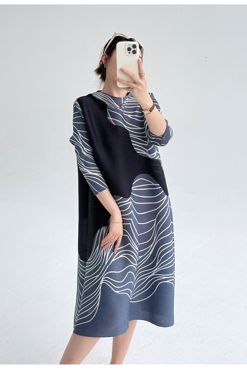 Váy liền maxi nữ in họa tiết kẻ sọc xếp ly tôn dáng — Màu tím chi tiết 14