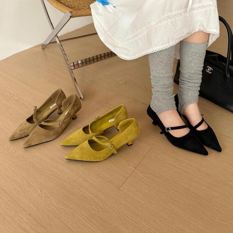 2026 French-Style Elegant Pointed-Toe Mary Jane Shoes for Women, Spring and Summer, with a Single Buckle Strap, Suitable for Commuting, with Thin Heels and Side Cutouts