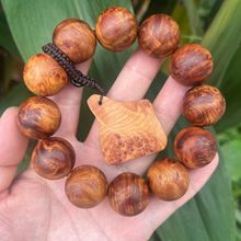 厂家批发四川凉山崖柏留疤手串高油料崖柏20手串搭配随型留疤吊坠