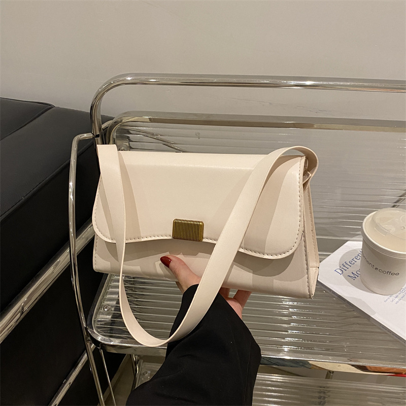 Bolsos pequeños retro para mujer 2025 nuevo estilo moda moda moda moda bolsa de mensajero hombro bolsa de axila simple bolsa cuadrada pequeña marea