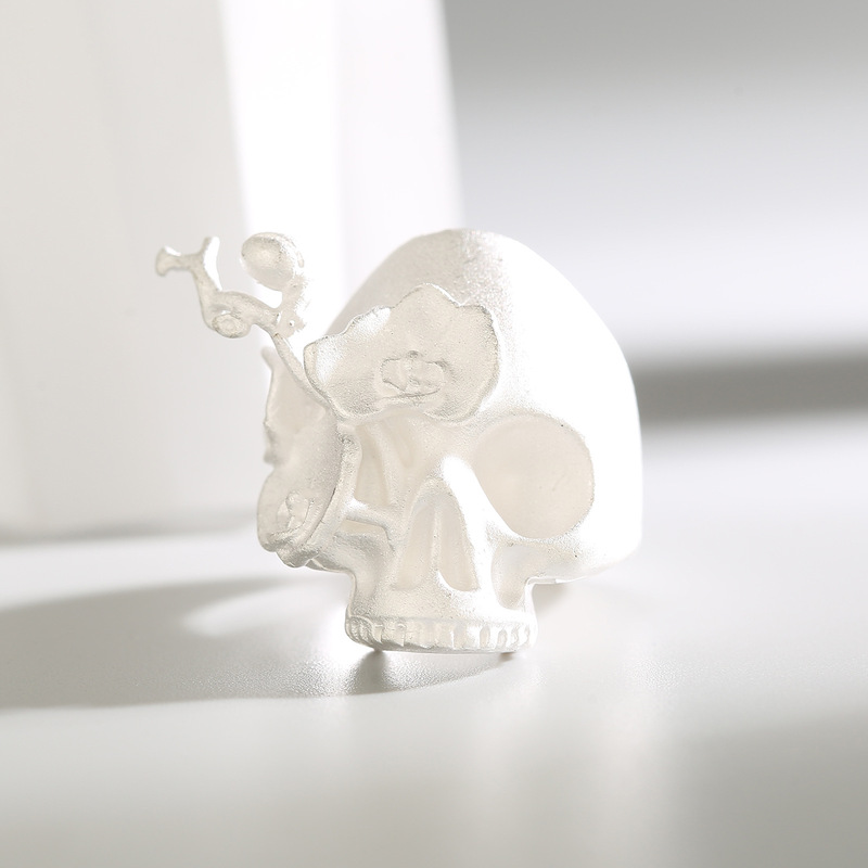 Beautiful for Death, Tolerance, Meaning of Skull Blooming Flower Rings for Men, European and American Dark Wind Burnt White Rings for Women