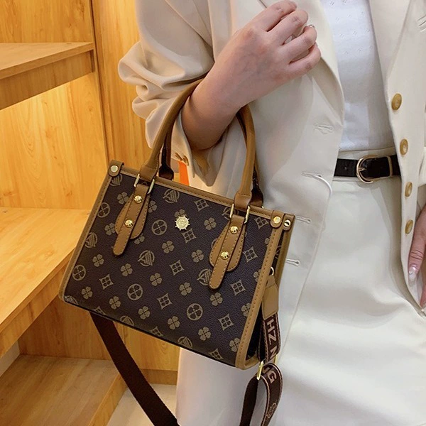 Summer capacious retro shoulder bag, universal one-shoulder bag