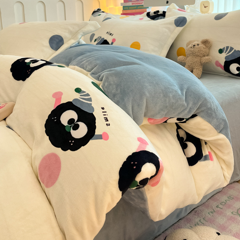 Pequeño conjunto de cuatro piezas de terciopelo de leche fresca 2025 nuevo invierno más edredón cubierta sábanas de terciopelo de coral ropa de cama