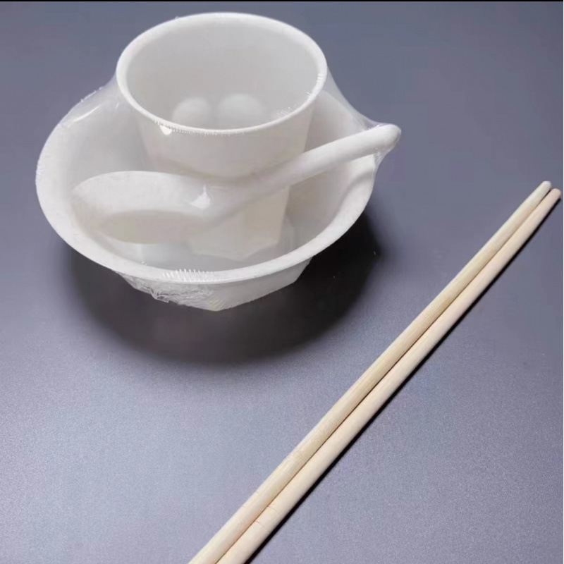 Tres conjuntos (cuencos, tazas y cucharas) 100 conjuntos de palillos enviados en paquete independiente