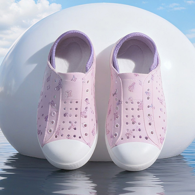 Children's Croc Shoes for Boys and Girls, Hollow Out Closed-Toe Beach Sandals, Summer Soft Sole Play Water Shoes, Casual Breathable Rain Shoes Children's Croc Shoes for Boys and Girls, Hollow Out Closed-Toe Beach Sandals, Summer Soft Sole Play Water Shoes, Casual Breathable Rain Shoes