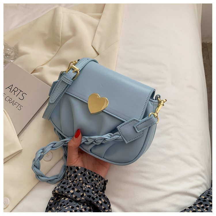 Wholesale Heart Buckle Fold One-shoulder Messenger Small Round Bag Nihaojewelry display picture 93