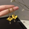 Серебристый (цветок, с кристаллами)