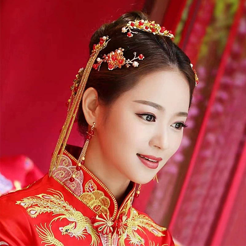 Китайский стиль.Headwear ношения одежды, невеста, Лиу Су качает корону феникса в стиле китайского костюма, простой атмосферный показ и кимоно