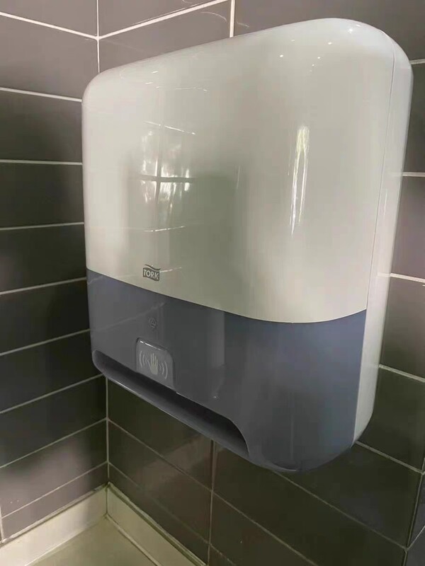 TORK 551100 automatic sensor paper towel dispenser, white ABS plastic, compatible with 290016 TORK 551100 automatic sensor paper towel dispenser, white ABS plastic, compatible with 290016