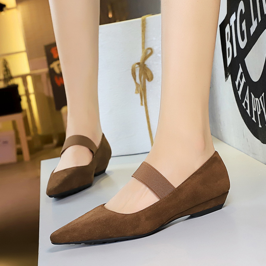 3683-11 Korean-tyle Retro Imple Veratile Low-heel Wedge Hallow Pointed Uede Elatic Trap Ingle-trap Women'_vogvips.com