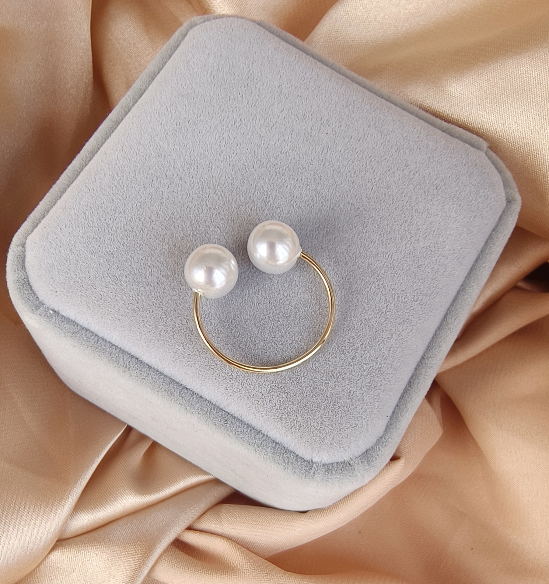 Wholesale Elegant Simple Style U Shape Imitation Pearl Copper Plating Rings display picture 2