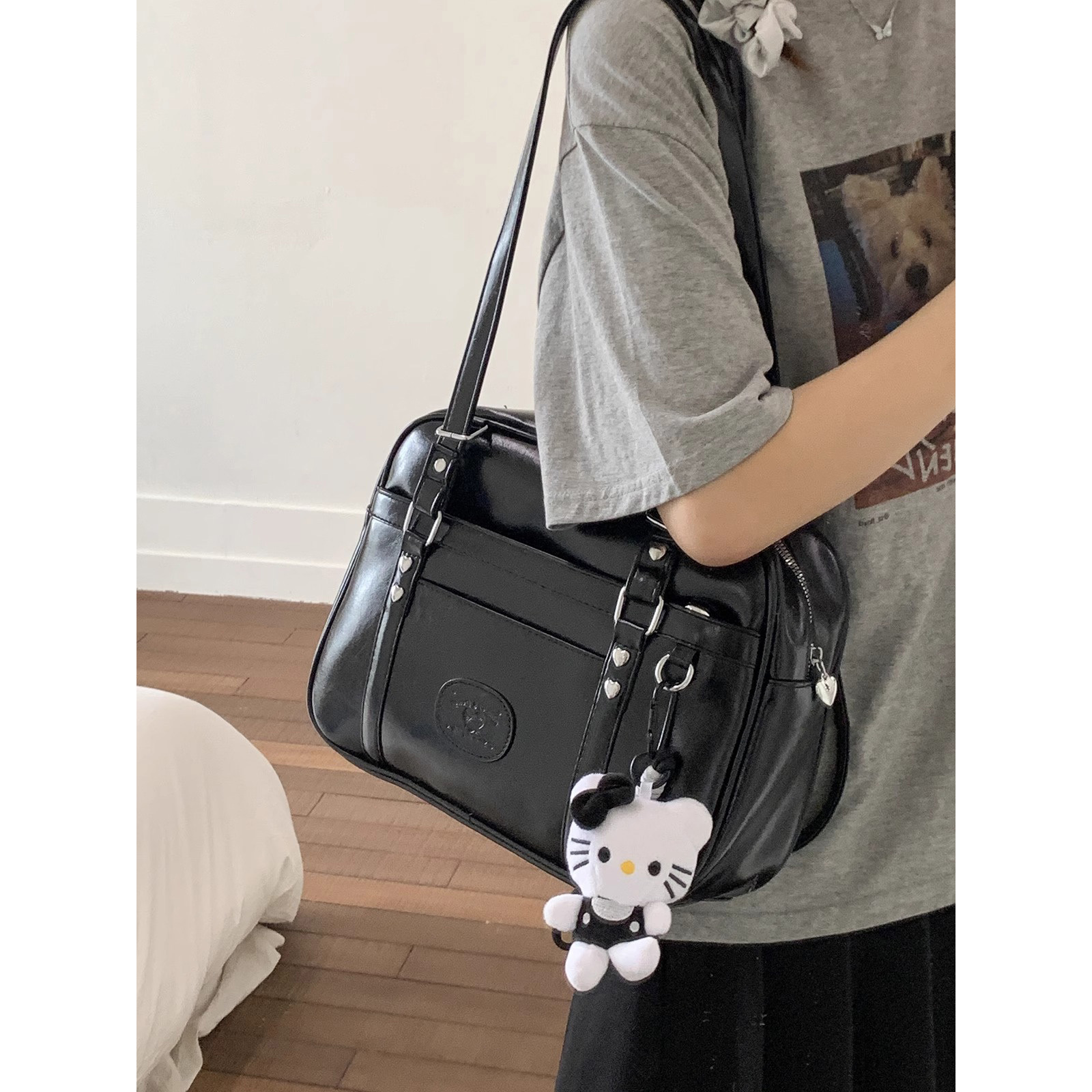 Una pequeña bolsa multifuncional fresca, bolsa de Boston, mochila de viaje de gran capacidad, mochila de mujer.