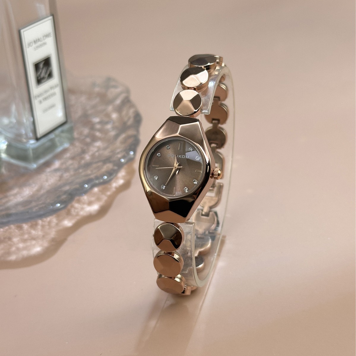 D0Ukou New Bracelet Watch Student Model Niche High-End Quartz Watch Small and Exquisite Women's Watch Wholesale