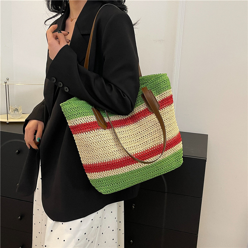 Wholesale of new straw woven bags for Spring 2025, large-capacity cross-border trendy and fashionable tote bags, casual commuting underarm bags undefined
