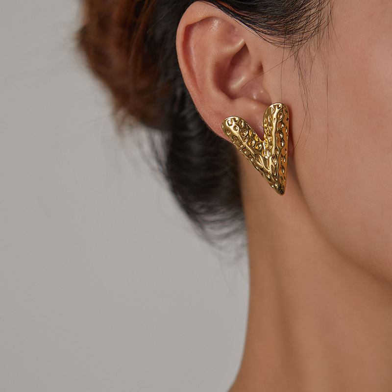 6g Weight 0.03µm Gold Plating Thickness Electroplated Gold Plating Process 201 Stainless Steel Ear Needle Material Golden Plated Plating Material Ear Studs Classification 1 Pair Quantity Daily Occasion 201 Stainless Steel Material Letter, Leaves, Heart Shape Pattern Women's Gender Elegant Style Plating Craft Titanium Steel Letter Leaves Heart Shape Elegant Ear Studs For Women's 2