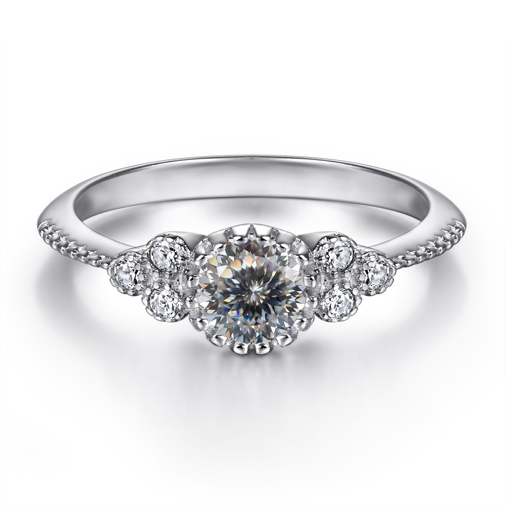 Anillo de plata esterlina s925 in color moissanita índice anillo de mujer amazon 0.5 quilates anillo de diamantes fabricantes al por mayor