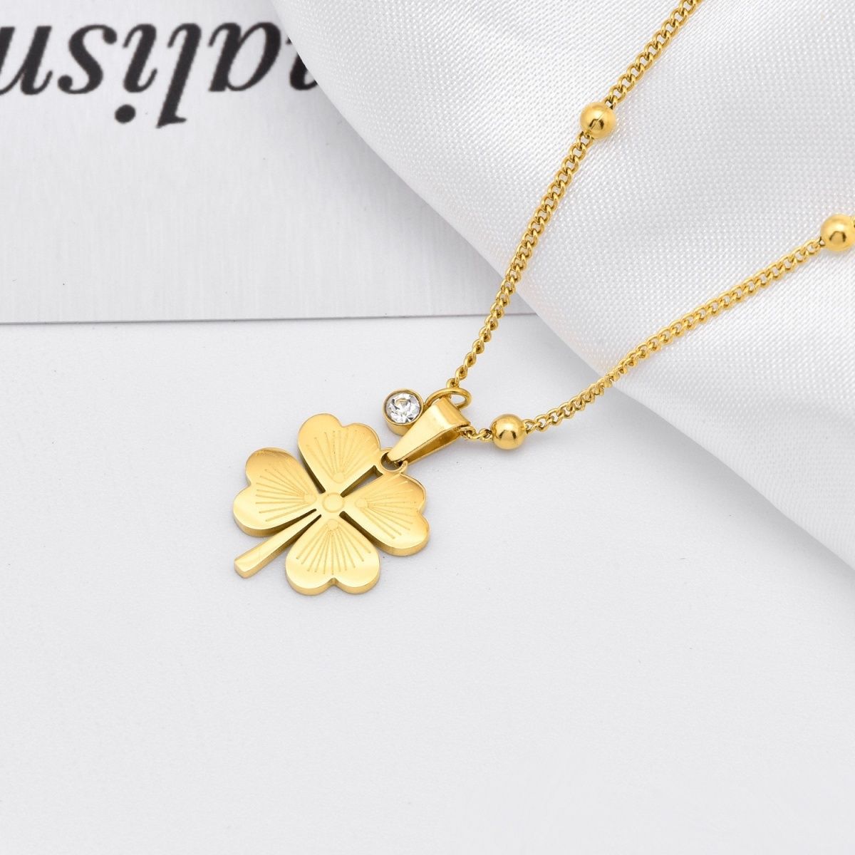Edelstahl Kleeblatt Langkette Mit Diamanten Luxuriös Funkelnd_voghion.com