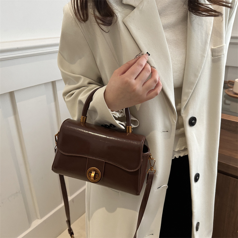 2024 Tide Commuting One Shoulder Bag Retro Bag invierno nuevo versátil portátil nuevo otoño invierno multifuncional