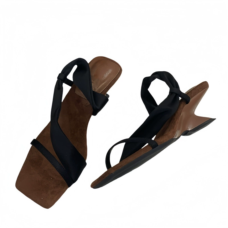 Small design summer universal slippers, bright catchy style