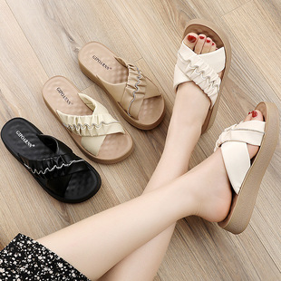 Mom's Slippers, Summer Sandals for Outdoor Wear, Middle-Aged Summer Non-Slip, Fashionable Flat-Soled Shoes for Middle-Aged and Elderly Women, 2025 New Style