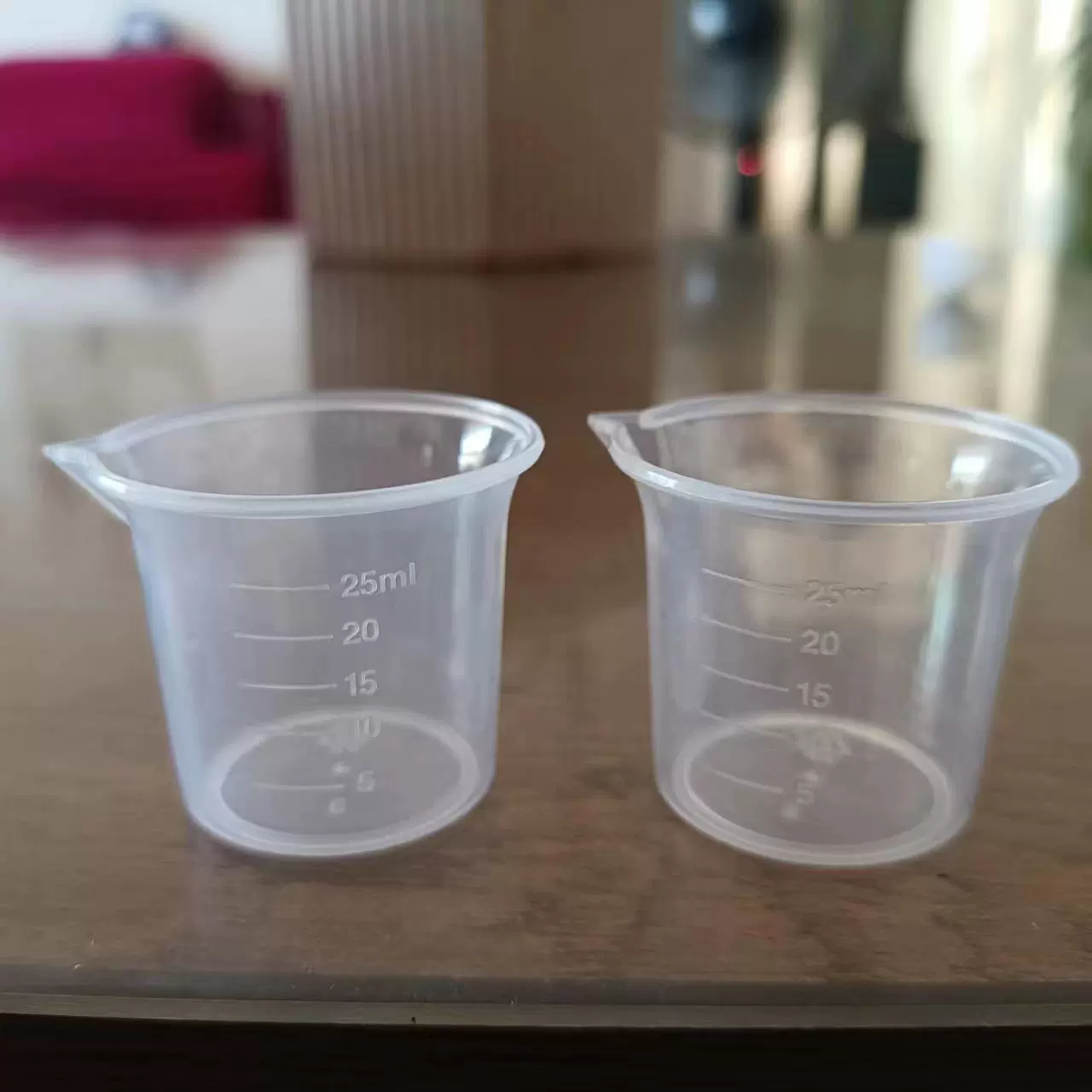 量杯刻度25ml塑料烧杯加厚带嘴量杯 实验室器材  无柄小烧杯