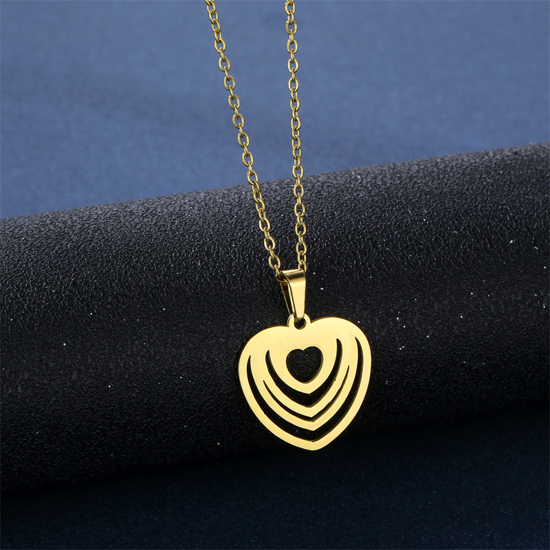 Womenu0027S Simple Style Heart Stainless Steel Titanium Steel Pendant Necklace Jewelry Sets