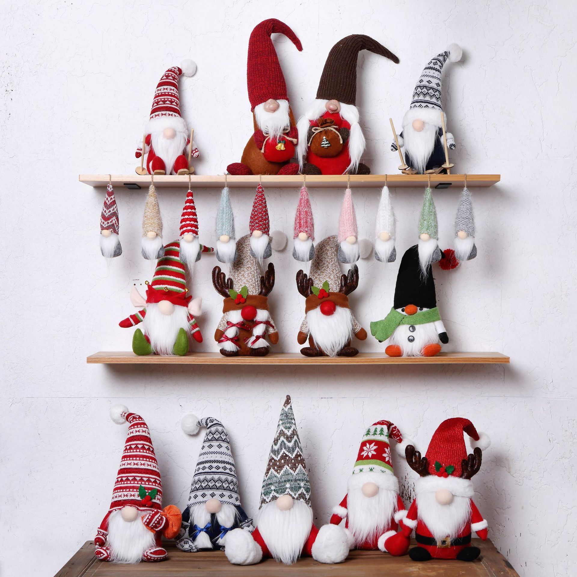 Nuevos artículos de decoración de Navidad, bolsa de regalo, trineo, muñeca sin rostro, bolso trasero europeo y americano, muñeca enana de lana image 5