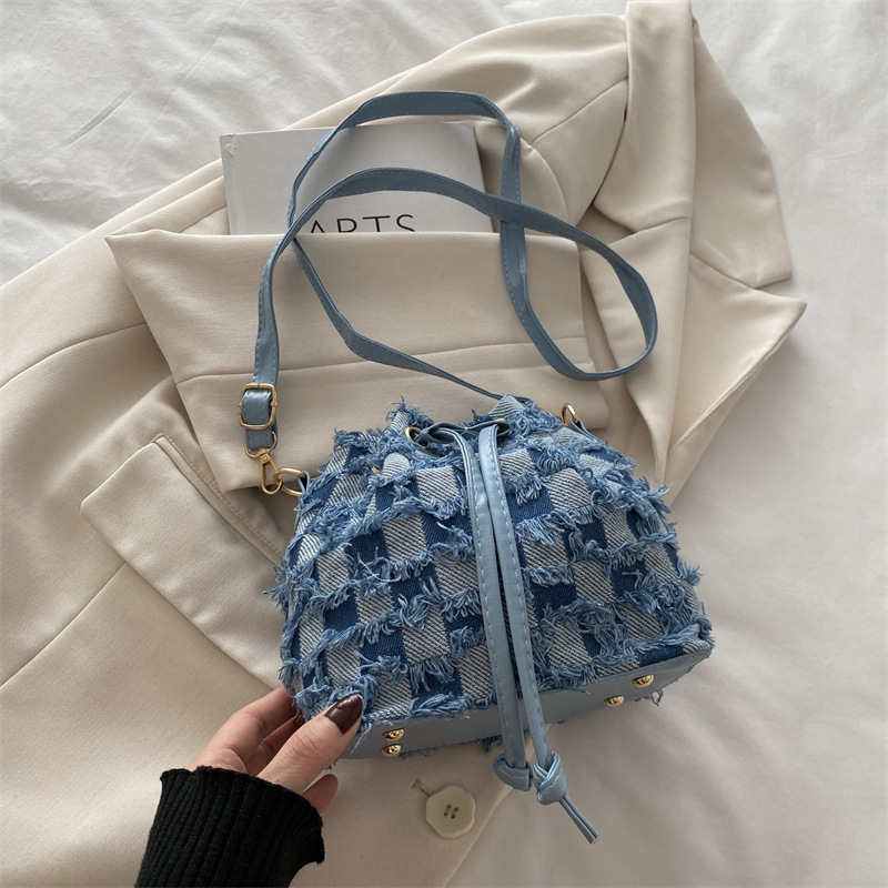 2024 invierno nuevo diseño de moda de gran capacidad bolso ocio de hombro de moda de mujer simple viaje bolsa de cubo portátil