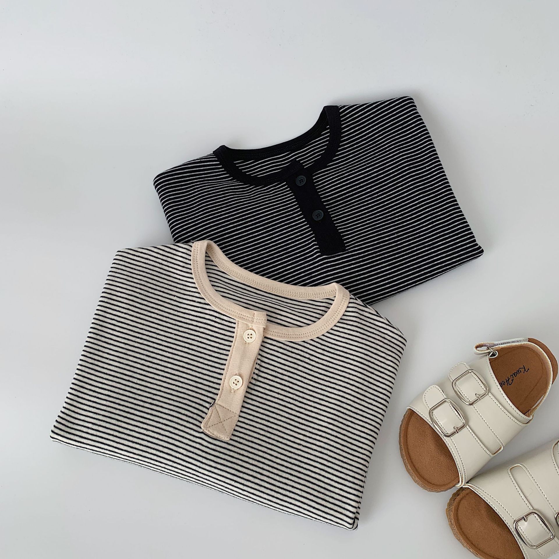 Camiseta casual para niños personalizada para niños Camiseta dividida a rayas Ropa transfronteriza para niños Tops simples Suave y cómodo