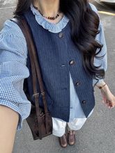 春季两件套装复古风牛仔蓝色马甲外套搭配木耳边长袖格纹衬衫