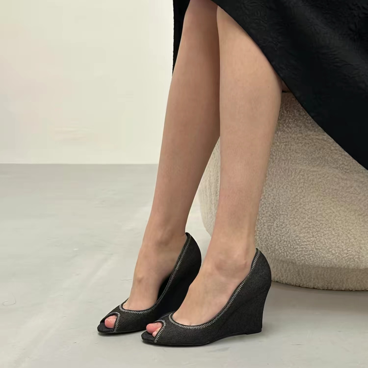Suede comfortable “mom shoes” pointed-toe