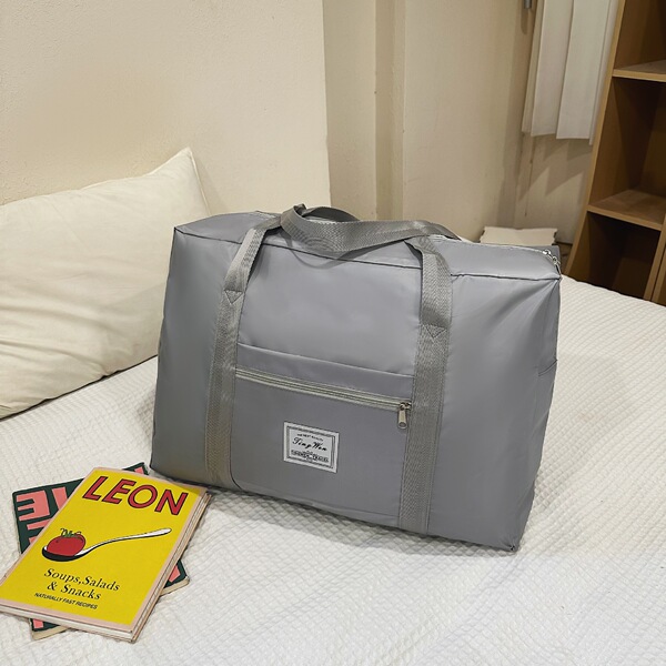 Capacious travel bag
