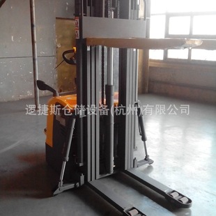 All-electric pallet stacker 2 tons lift 5.5m hydraulic lifting handling forklift station driving stacker