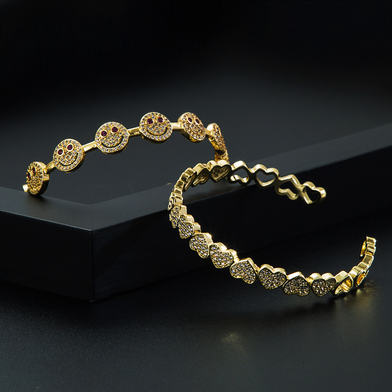 European And American New Product Personality Copper Micro-inlaid Zircon Bracelet display picture 6