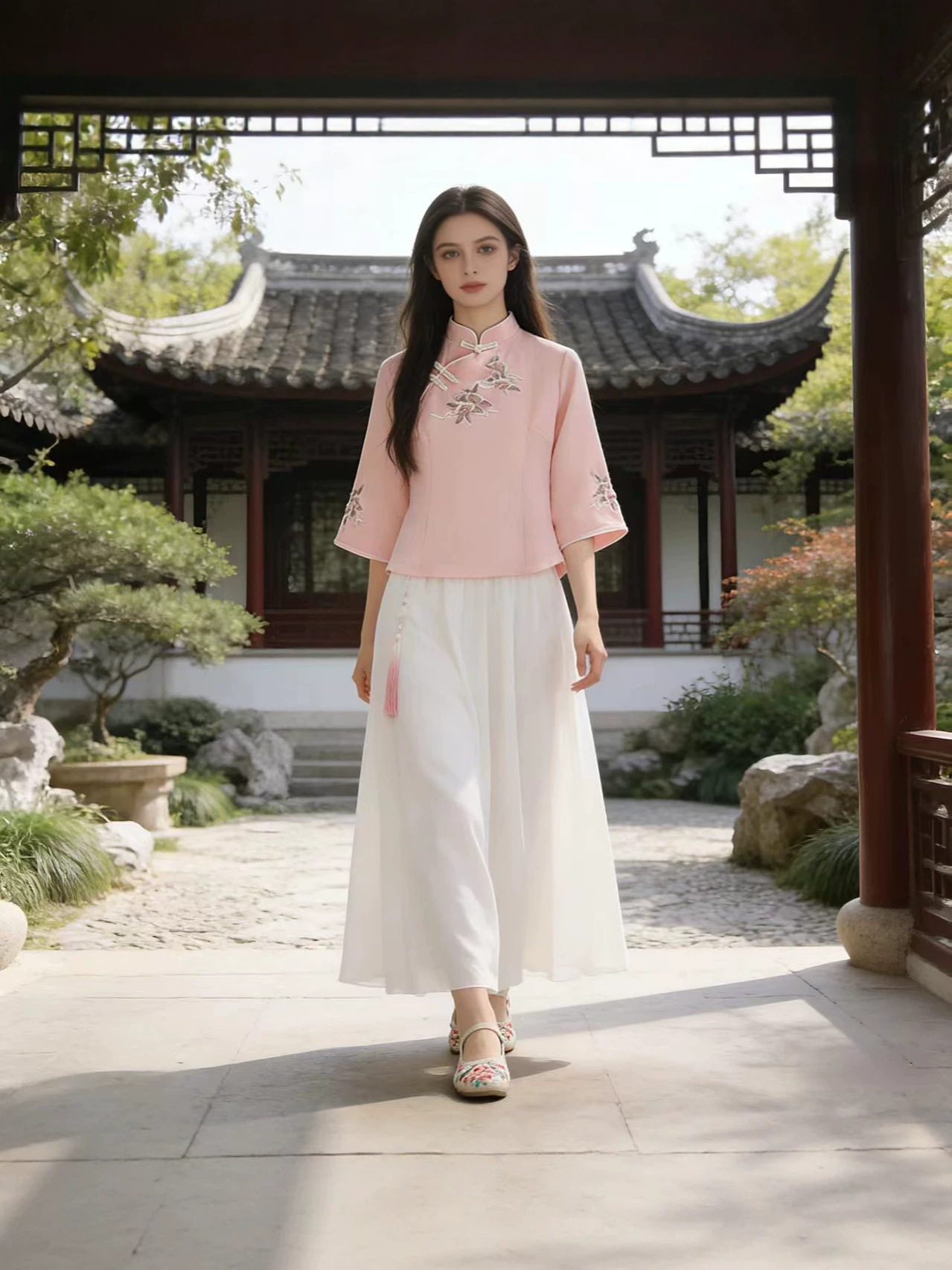 Retro Republic of China style Chinese jacket seven sleeve Tang suit camellia embroidery cheongsam tasse skirt factory batch can be fixed LOGO Retro Republic of China style Chinese jacket seven sleeve Tang suit camellia embroidery cheongsam tasse skirt factory batch can be fixed LOGO