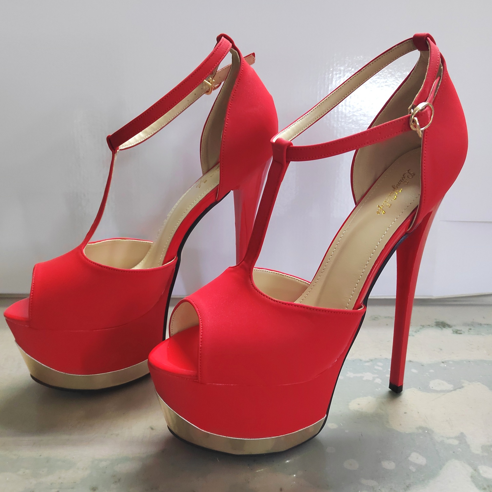 Sandal nữ cao gót quai chữ T kiểu La Mã, mũi hở, đế dày, size lớn — Đỏ (19cm)