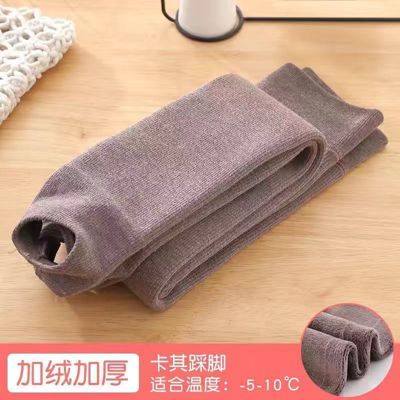 女の子の一体の毛の底のズボンとベルベットの厚い秋冬の大きい子供の縦の条のズボンの靴下の赤ちゃんの厚い毛の外は洋風を着ます。