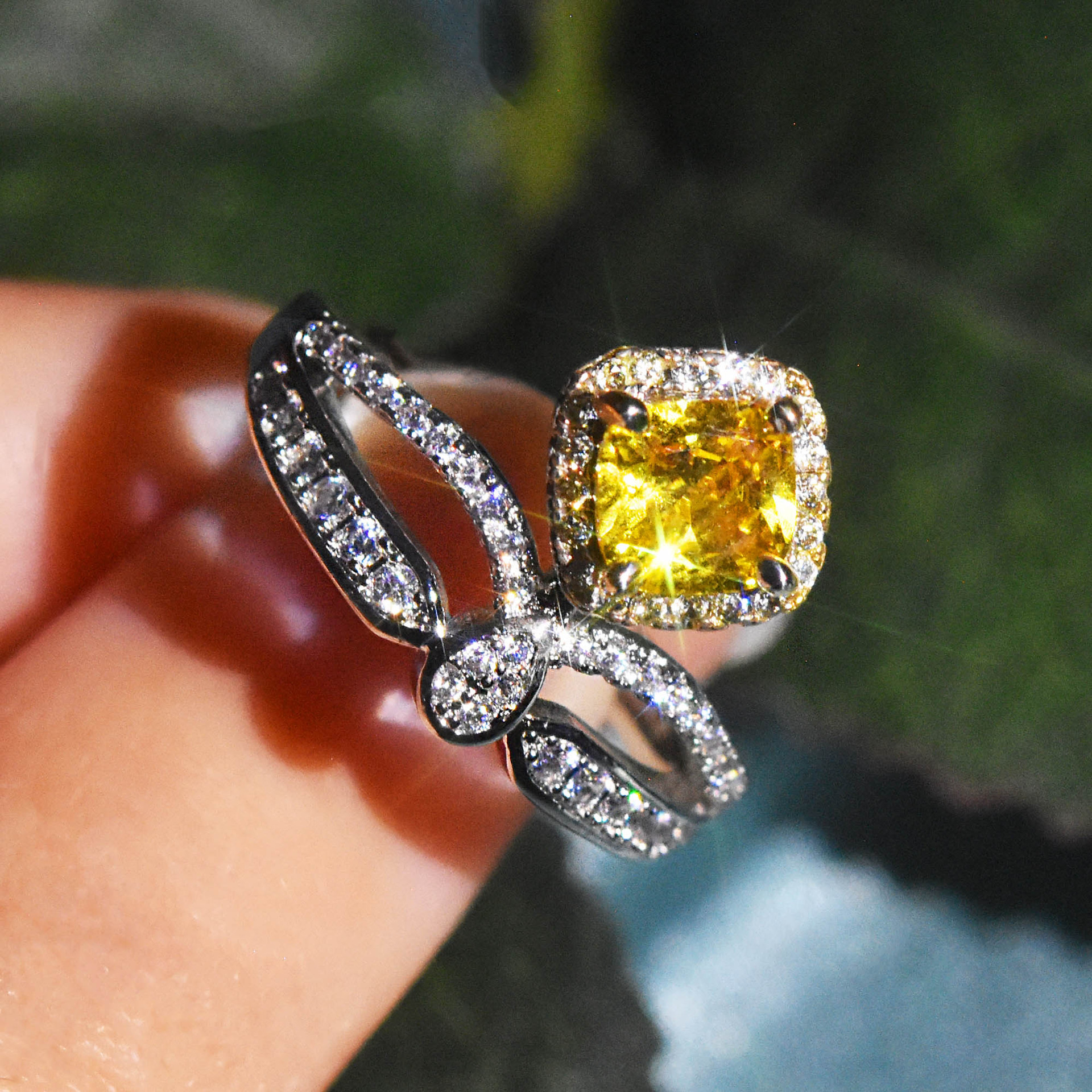 fashion retro crown imitation yellow diamond copper opening ring