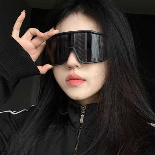 Ride Sunglasses Oversized Frame Outdoor Cycling Windproof Sports Sunglasses for Men and Women Mountaineering Skiing Goggles Slim Sunglasses