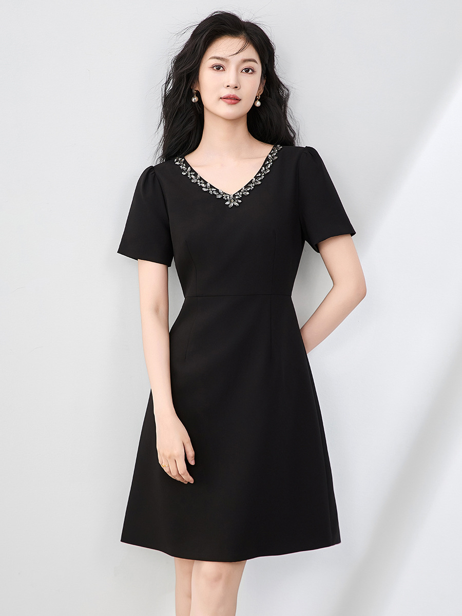Váy liền thắt eo ngắn tay cổ chữ V đính kim cương kiểu Pháp chất lượng cao — Màu đen