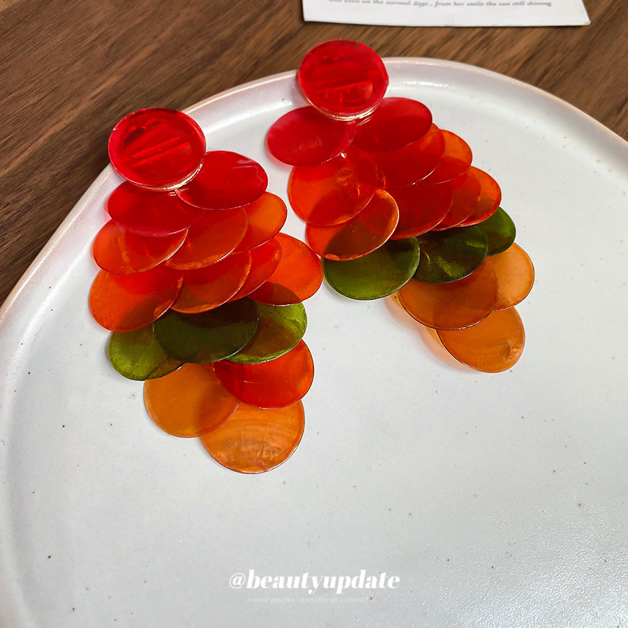 Pendientes de borla de concha redonda de aguja de plata Pendientes de moda de estilo de vacaciones para mujer Pendientes de sentido de alta gama de lujo ligero Sentido de diseño nicho