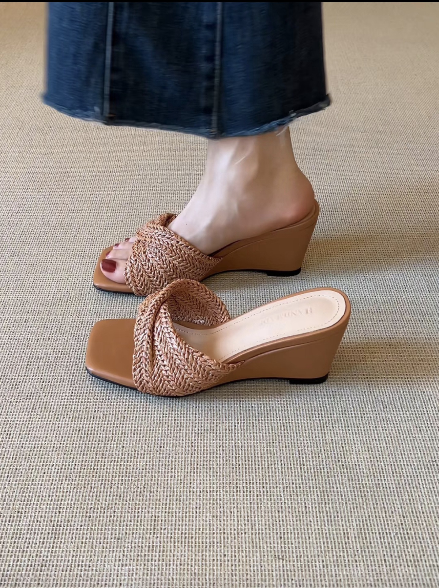 Sandal cao gót nữ quai chéo mũi vuông hở ngón, gót thô 6 cm — Cao gót màu trắng gạo 6 cm chi tiết 3